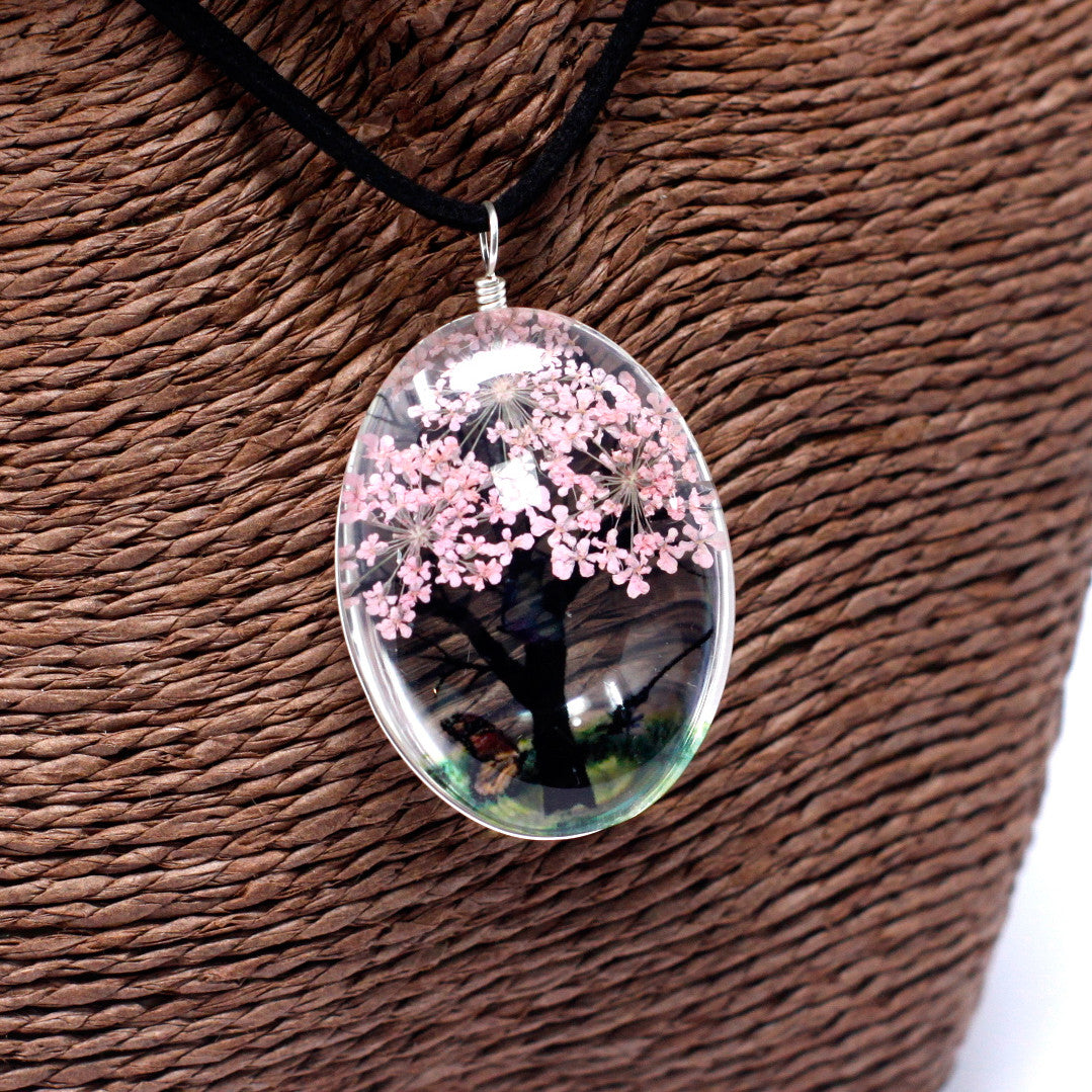 Pressed Flower Tree Of Life Jewellery Set - Artfully Curated Creations and identify whats in the image