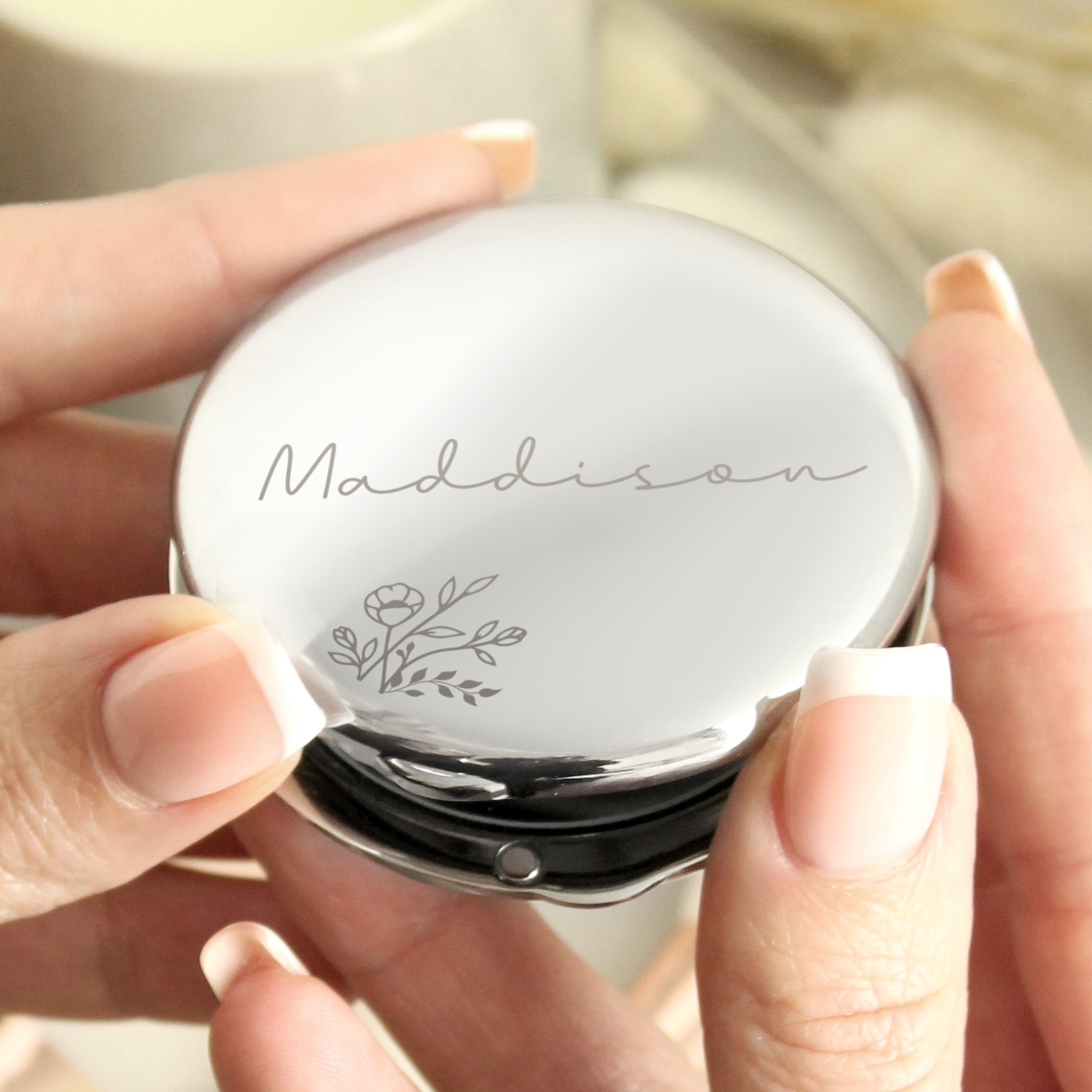 Personalised Round Compact Mirror | A Beautiful Gift for Any Occasion