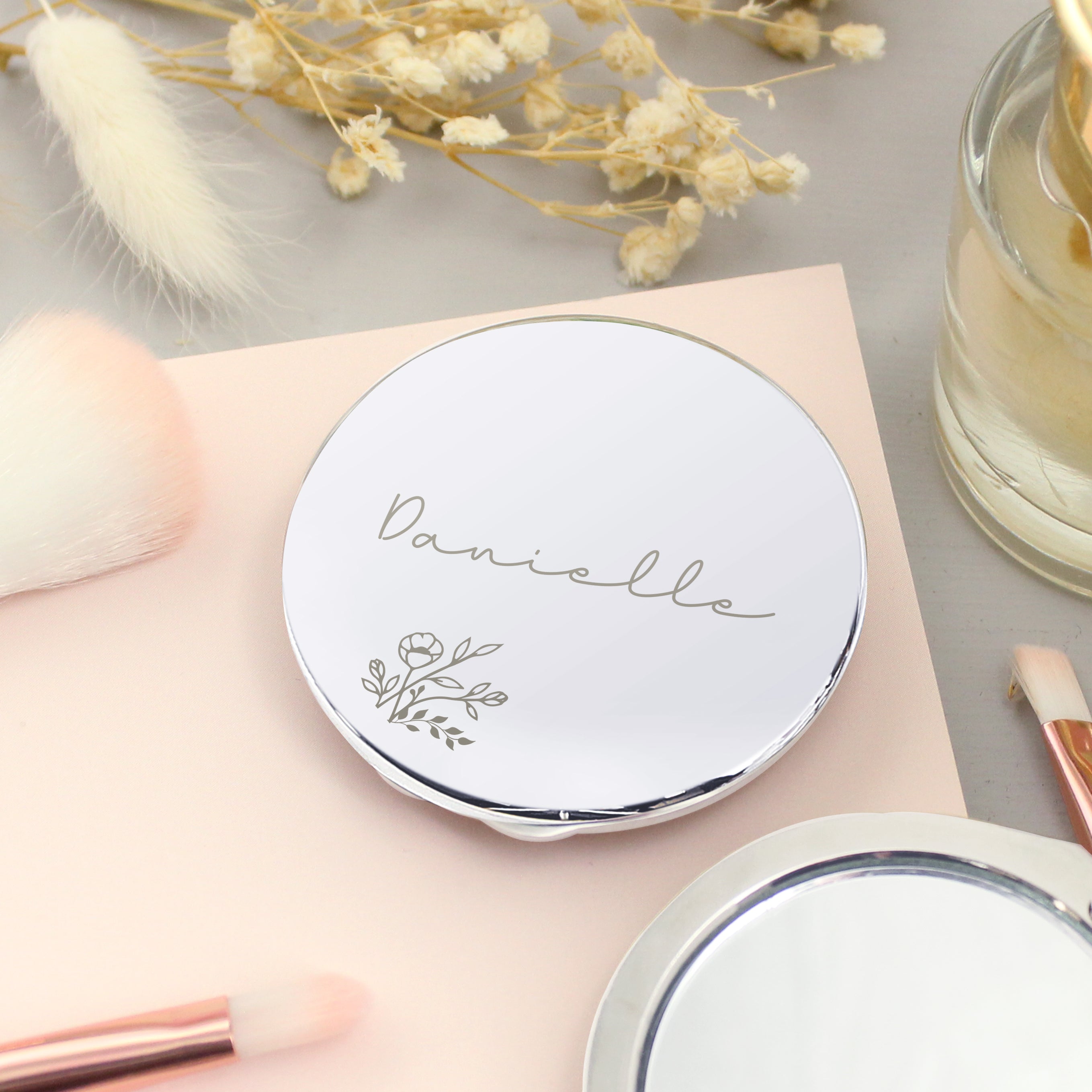 Personalised Round Compact Mirror | A Beautiful Gift for Any Occasion